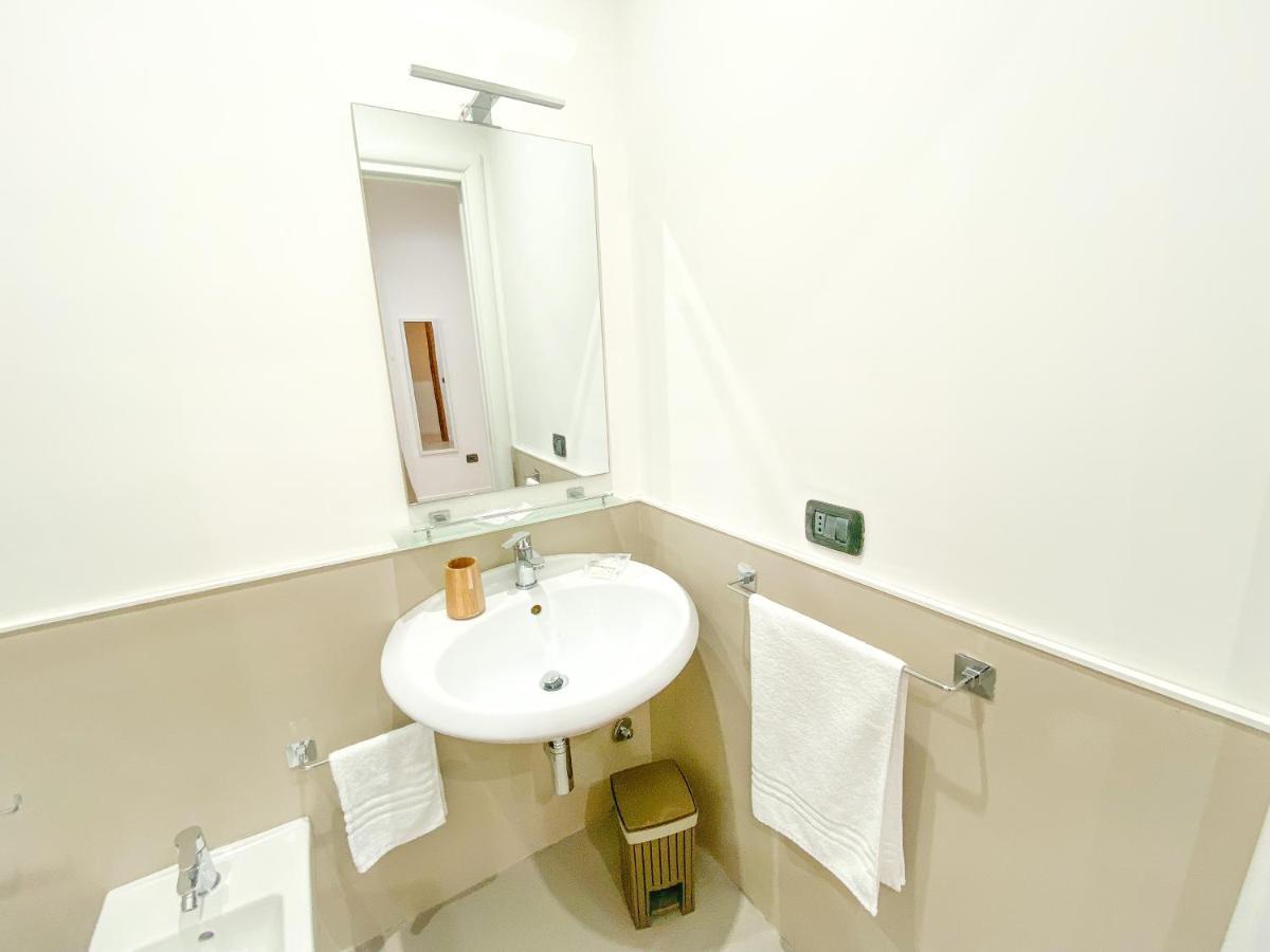 Domus Pisanelli Hotel Nápoly Kültér fotó